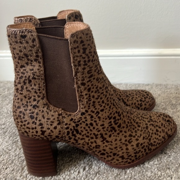 Madewell Laura Chelsea Boot in Spotted Calf Hair - Picture 9 of 10